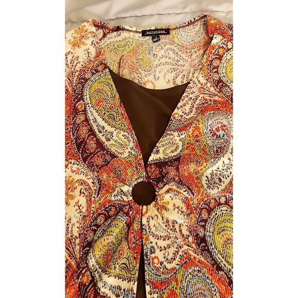 Notations Paisley v neck with circle tie in front. Layered top with black insert - Picture 4 of 4